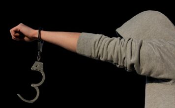 Czy policja może aresztować bez nakazu?