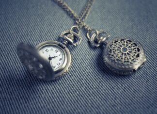 Jak Rozpiąć naszyjnik?